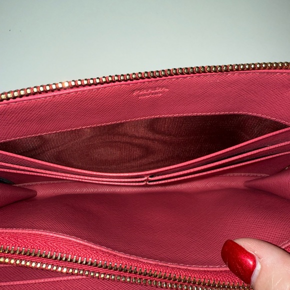 PRADA
Dark Pink Saffiano Leather Zip Wallet-Full Inclusion - Picture 6 of 10